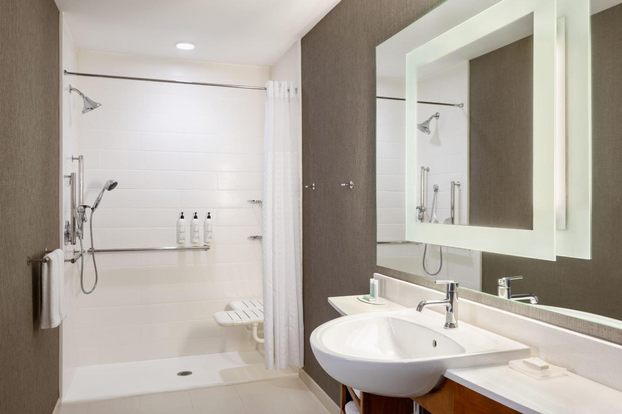 Springhill Suites By Marriott Wisconsin Dells Lake Delton Екстериор снимка