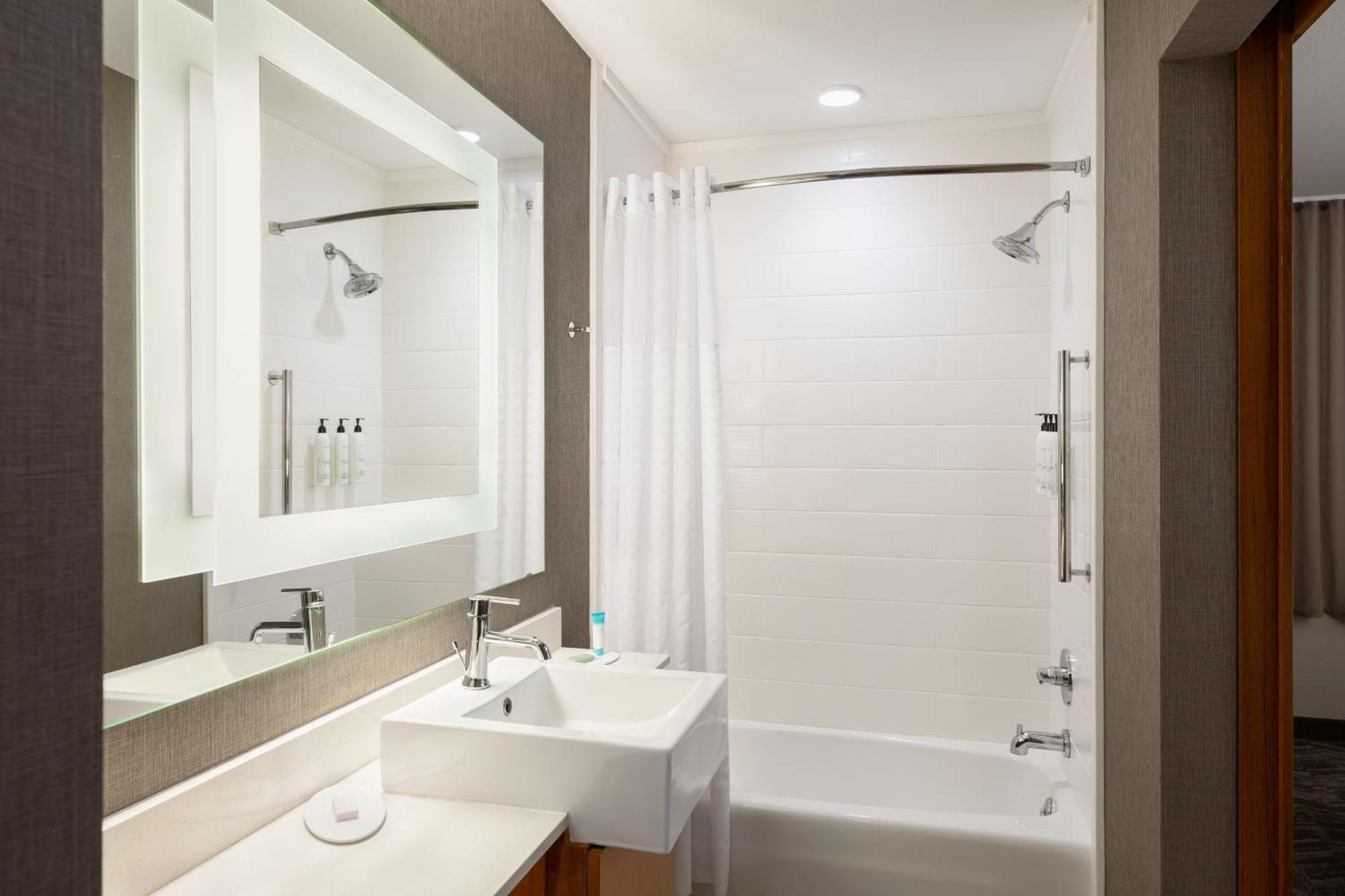 Springhill Suites By Marriott Wisconsin Dells Lake Delton Екстериор снимка